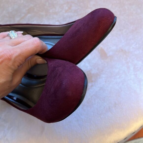 Life Stride Flex SZ 8.5 SOFT SYSTEM Plum Cranberry Pumps EUC - Picture 9 of 10